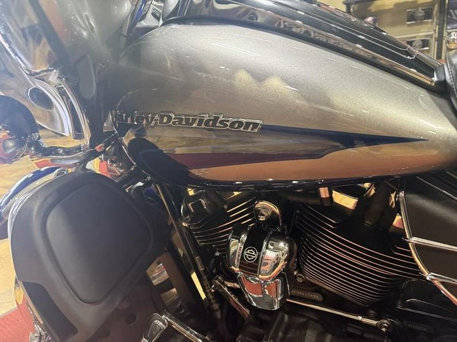 2017 Harley-Davidson® FLHTKSE - CVO™ Limited