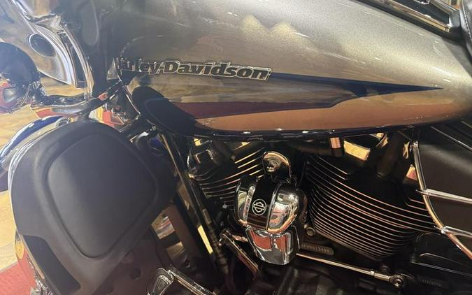 2017 Harley-Davidson® FLHTKSE - CVO™ Limited