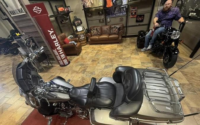 2017 Harley-Davidson® FLHTKSE - CVO™ Limited