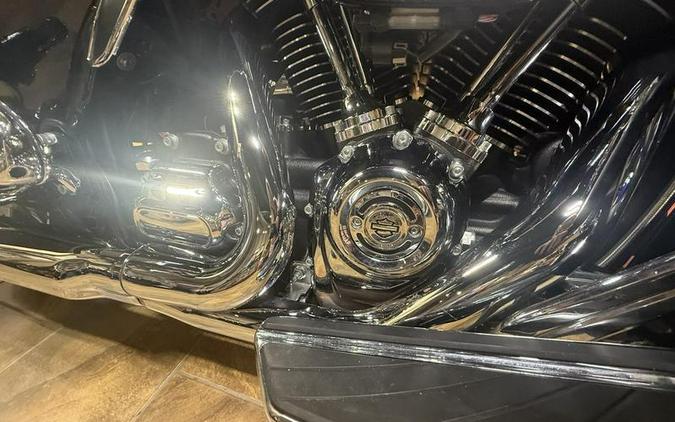 2017 Harley-Davidson® FLHTKSE - CVO™ Limited