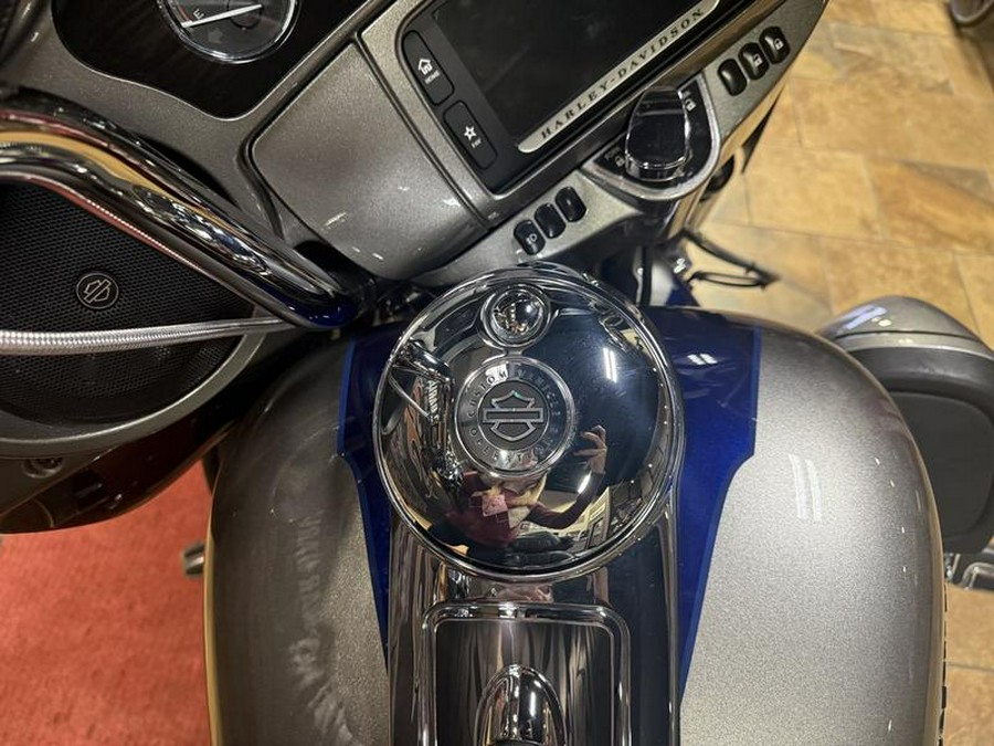 2017 Harley-Davidson® FLHTKSE - CVO™ Limited