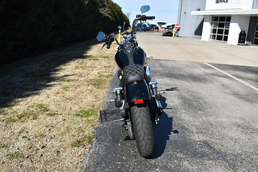 2017 Harley-Davidson Street Bob® – Raw Custom Style