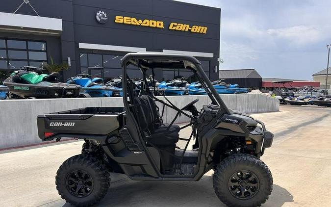 2026 Can-Am® Defender XT HD11 With 10.25 in.display