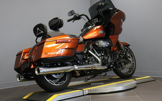 2023 Harley-Davidson® CVO™ Road Glide® Whiskey Neat w/Raven Metallic