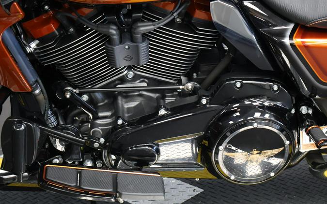 2023 Harley-Davidson® CVO™ Road Glide® Whiskey Neat w/Raven Metallic