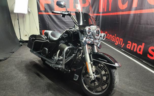 2015 Harley-Davidson® FLHR