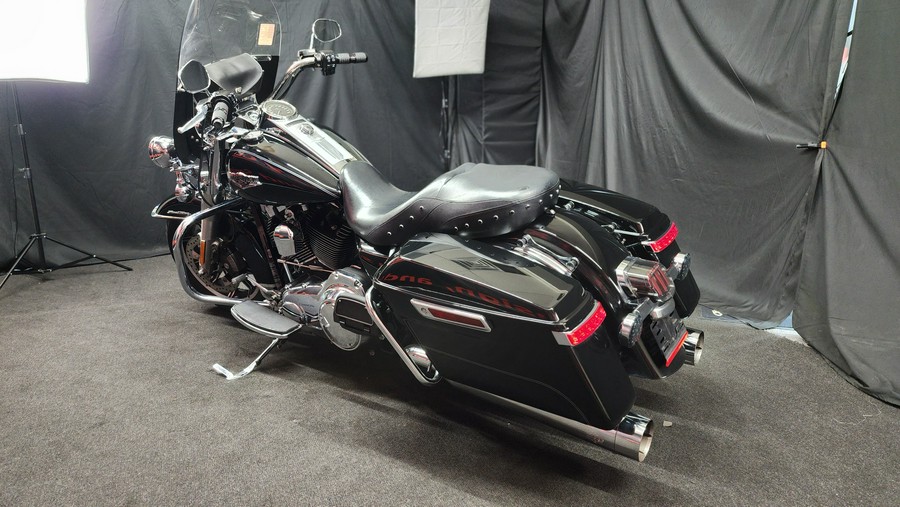 2015 Harley-Davidson® FLHR