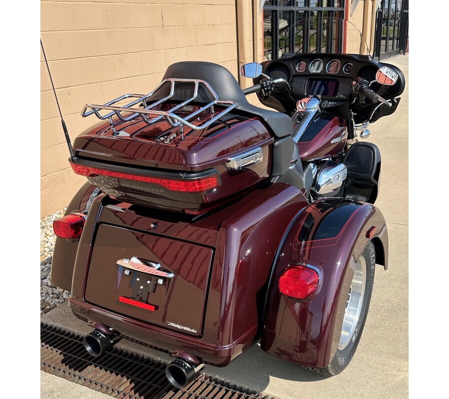 2022 Harley-Davidson Tri Glide Ultra Midnight Crimson/Vivid Black