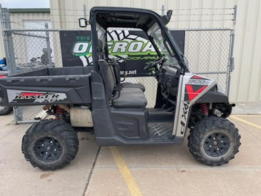 2019 Polaris® Ranger XP® 900 EPS Premium Silver Pearl