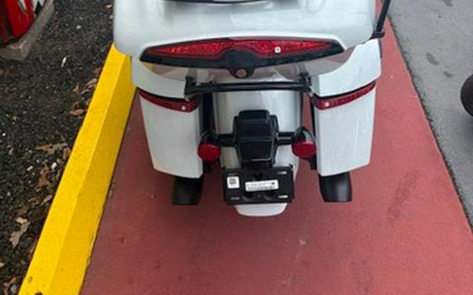 2026 Indian Pursuit Darkhorse 112 With Poweband Audio