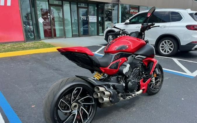 2023 Ducati Diavel V4 Ducati Red