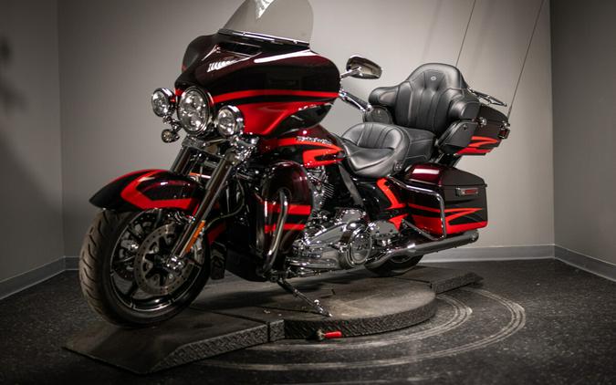 2017 CVO™ Limited (FLHTKSE)