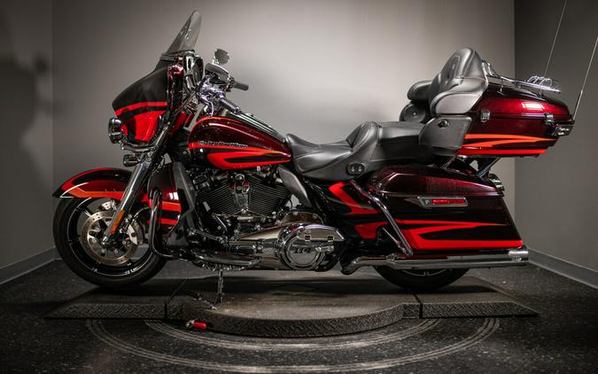 2017 CVO™ Limited (FLHTKSE)