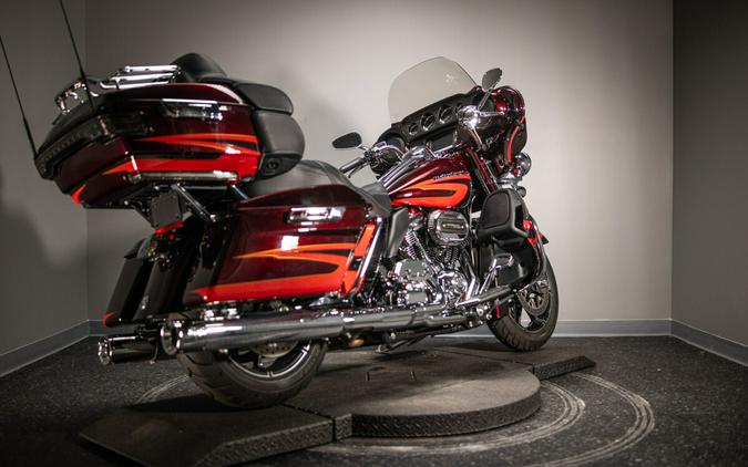 2017 CVO™ Limited (FLHTKSE)