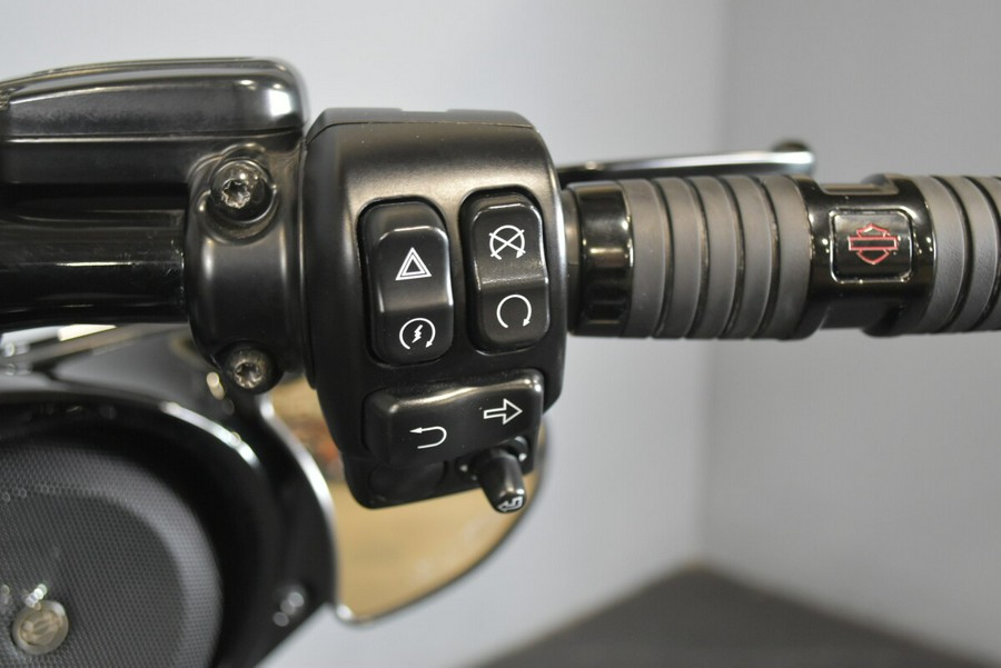 2022 Harley-Davidson Street Glide Special