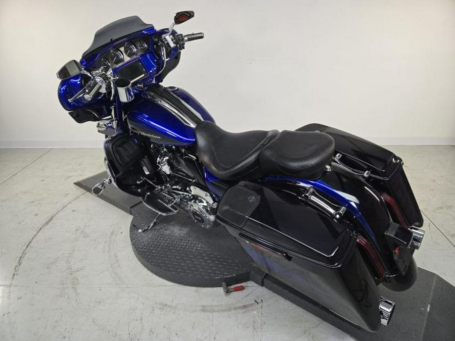 2017 Harley-Davidson® FLHXSE - CVO™ Street Glide®