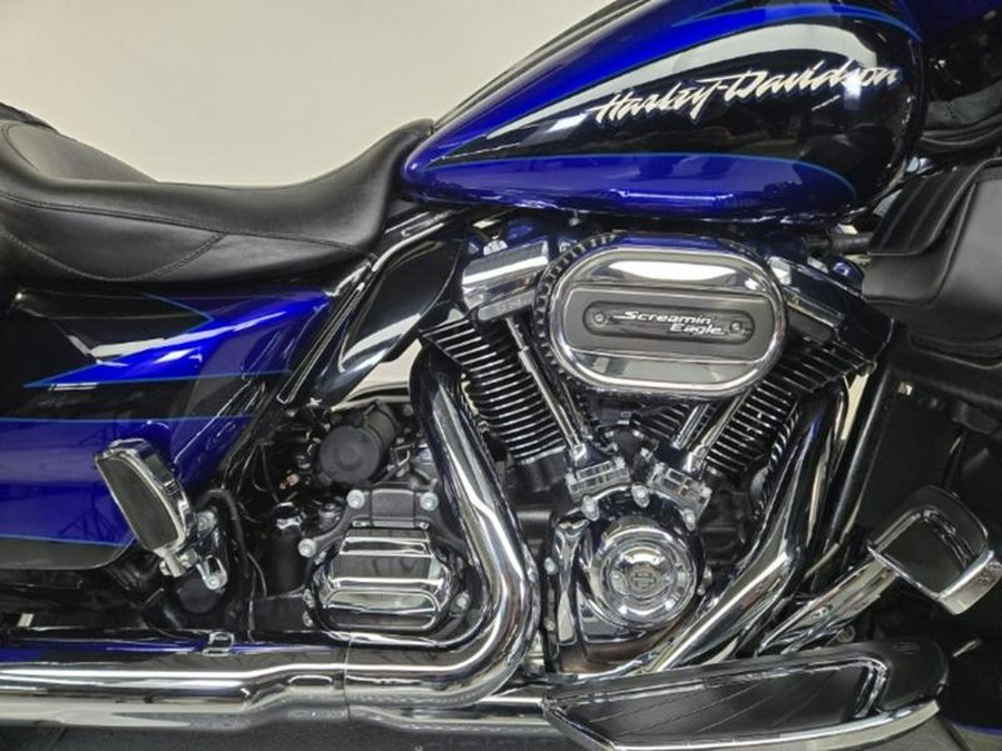 2017 Harley-Davidson® FLHXSE - CVO™ Street Glide®