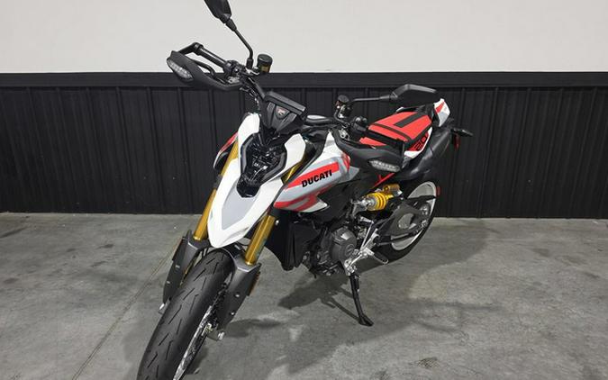 2027 DUCATI HYPERMOTARD V2 SP