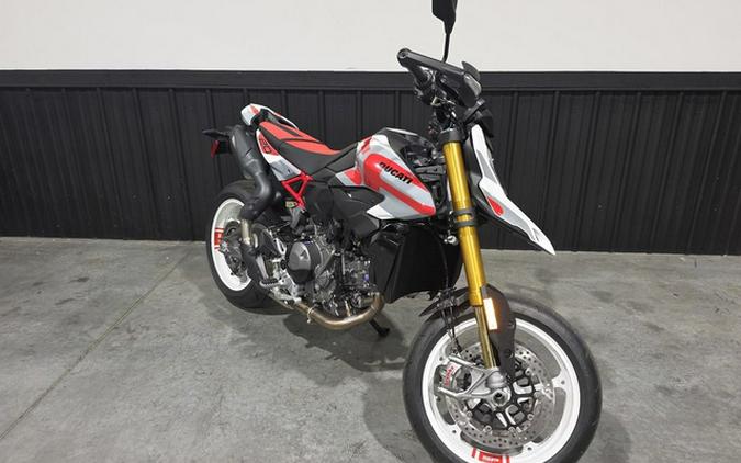 2027 DUCATI HYPERMOTARD V2 SP
