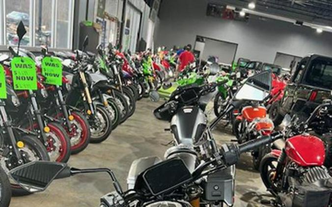 2025 Kawasaki Z900 SE ABS