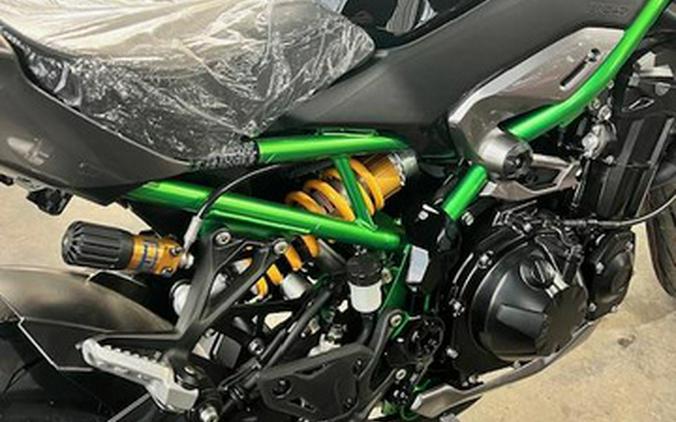 2025 Kawasaki Z900 SE ABS