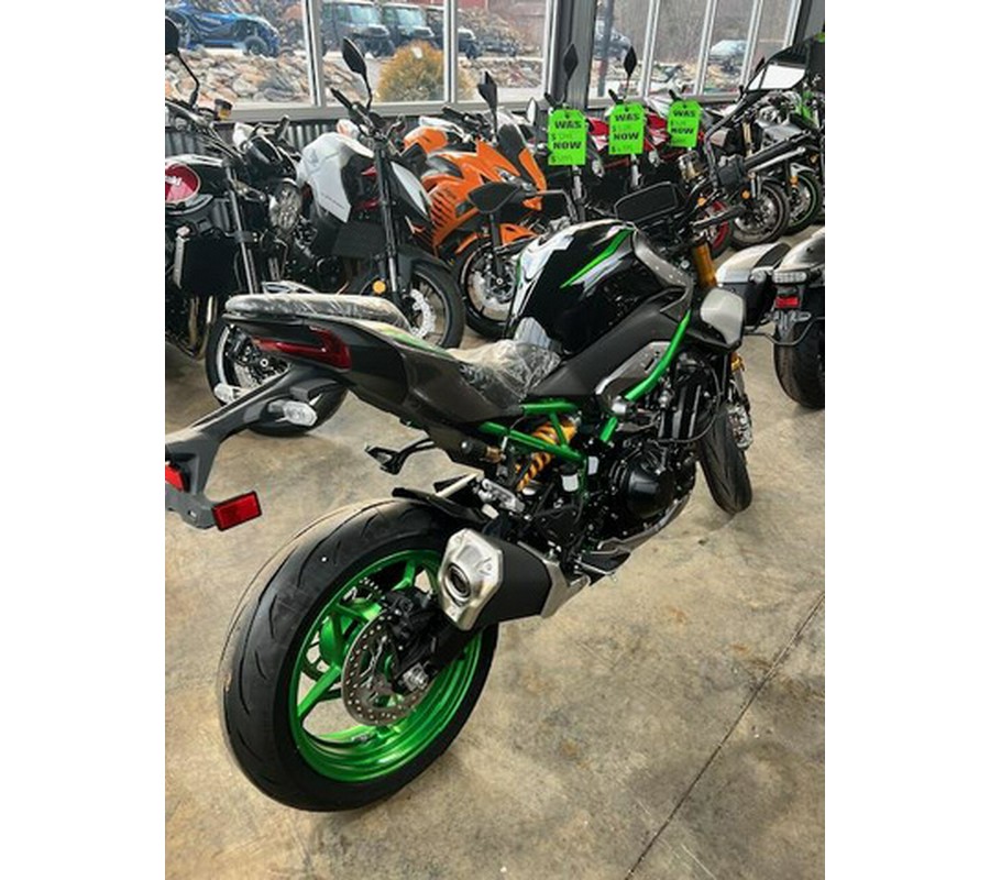 2025 Kawasaki Z900 SE ABS