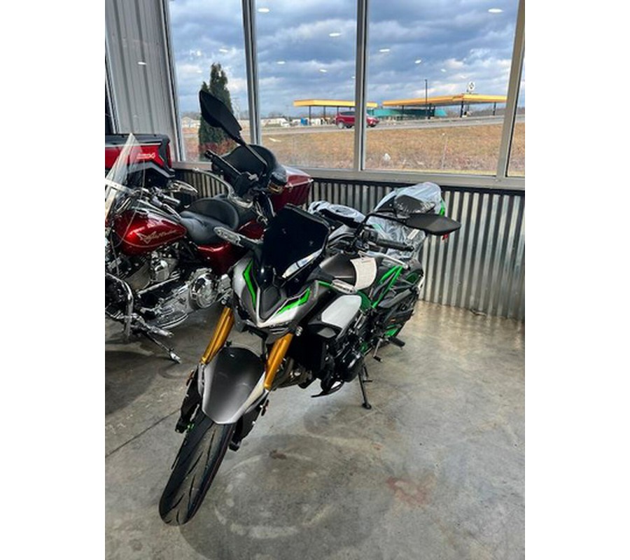 2025 Kawasaki Z900 SE ABS
