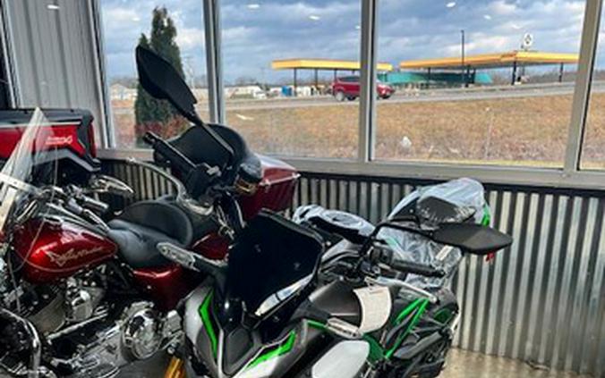 2025 Kawasaki Z900 SE ABS