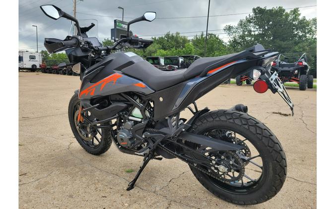 2022 390 ADVENTURE - KTM