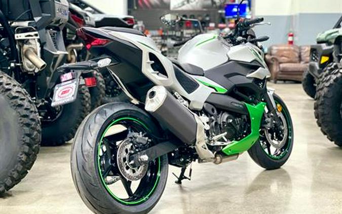 2024 Kawasaki Z7 Hybrid ABS