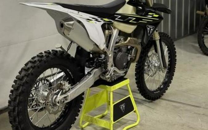 2026 Triumph TF 250-C Jet black/ Pure white