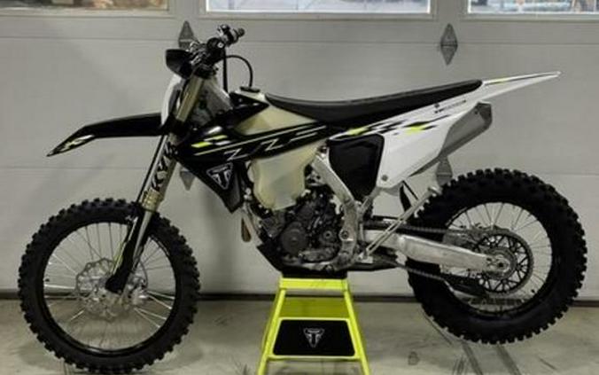 2026 Triumph TF 250-C Jet black/ Pure white