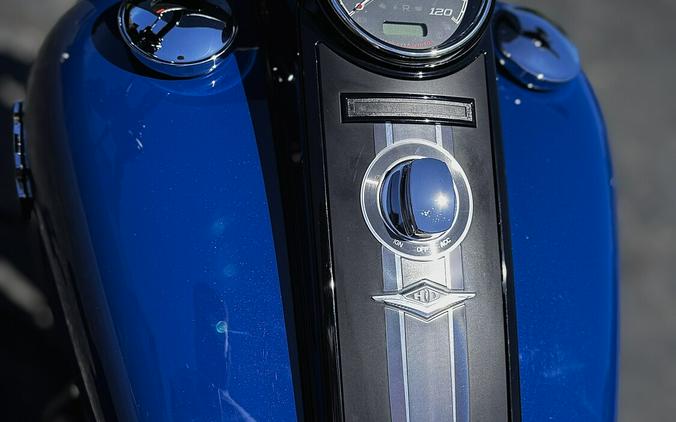 2023 Harley-Davidson® Road King® Special Bright Billiard Blue