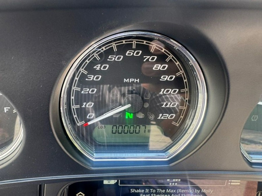 2025 Harley-Davidson FLHTCUTG - Tri Glide Ultra