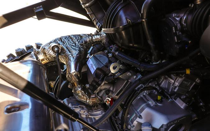 2026 Can-Am® Commander X mr 1000R Dark Wildland Camo