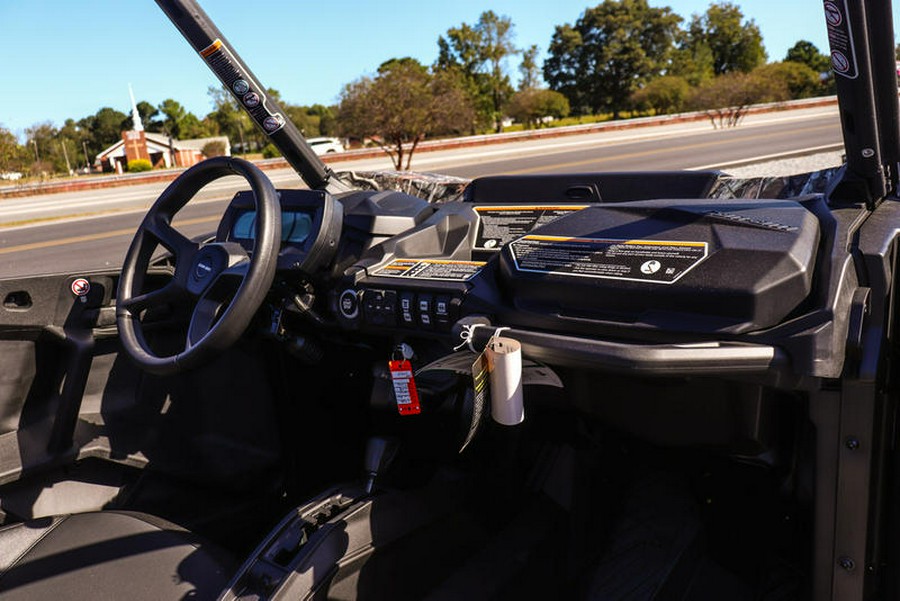 2026 Can-Am® Commander X mr 1000R Dark Wildland Camo