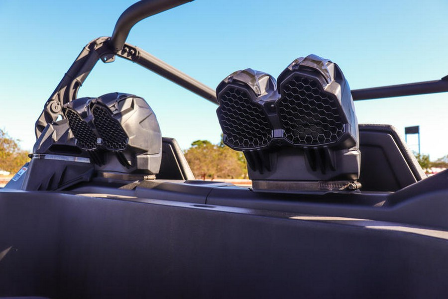 2026 Can-Am® Commander X mr 1000R Dark Wildland Camo