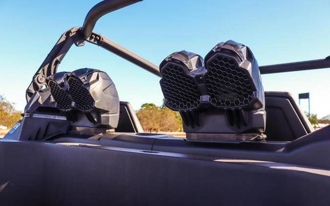 2026 Can-Am® Commander X mr 1000R Dark Wildland Camo