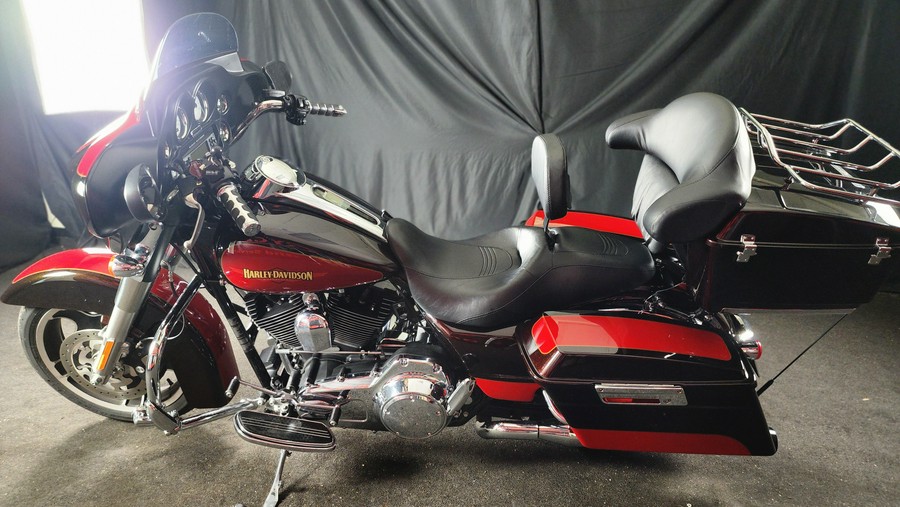 2010 HARLEY-DAVIDSON FLHX - F625358