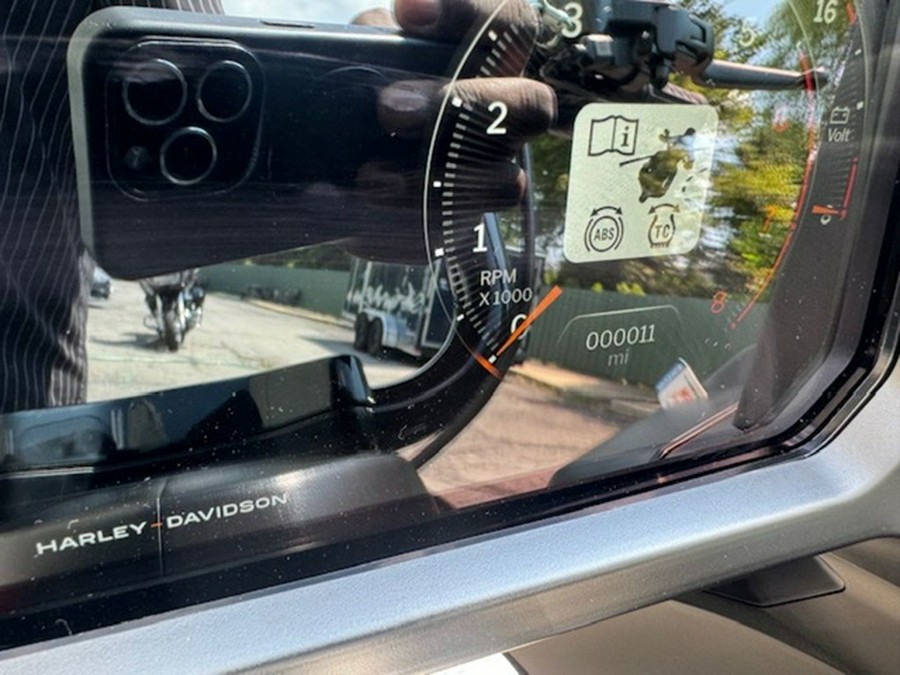 2025 Harley-Davidson FLTRX - Road Glide