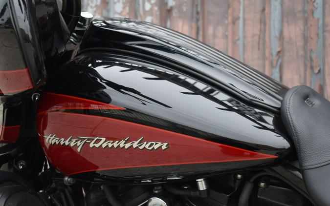 2017 Harley-Davidson® CVO™ Street Glide® FLHXSE