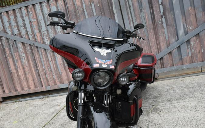 2017 Harley-Davidson® CVO™ Street Glide® FLHXSE