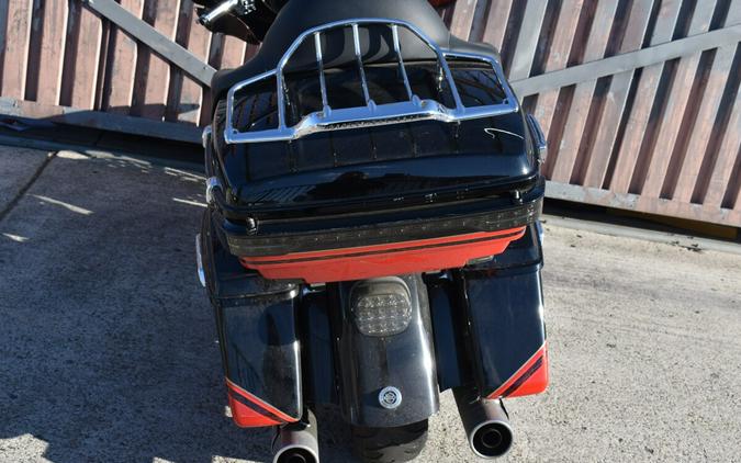 2017 Harley-Davidson® CVO™ Street Glide® FLHXSE