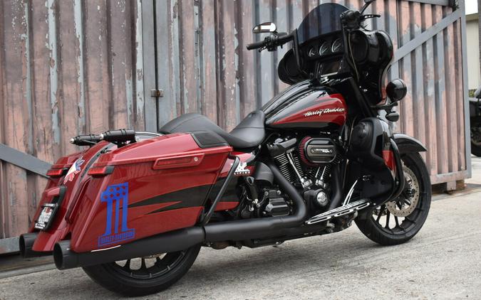 2017 Harley-Davidson® CVO™ Street Glide® FLHXSE