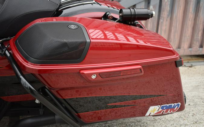 2017 Harley-Davidson® CVO™ Street Glide® FLHXSE