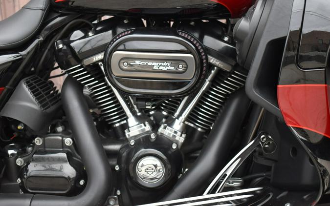 2017 Harley-Davidson® CVO™ Street Glide® FLHXSE