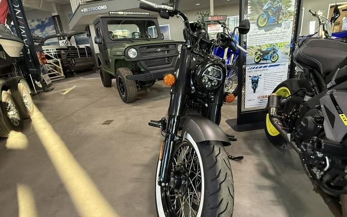 2022 Indian Motorcycle® Chief® Bobber ABS Black Metallic