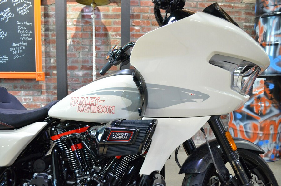 2024 Harley-Davidson CVO™ Road Glide® ST Golden White Pearl