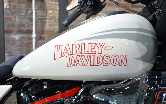 2024 Harley-Davidson CVO™ Road Glide® ST Golden White Pearl