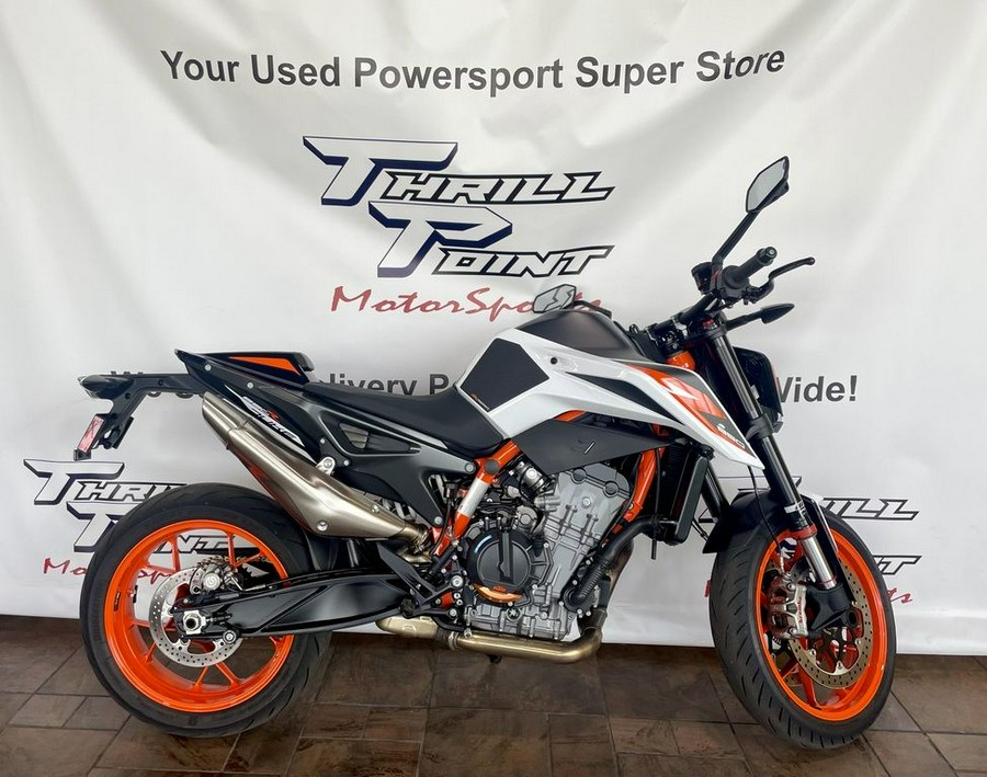 2021 KTM 890 Duke R